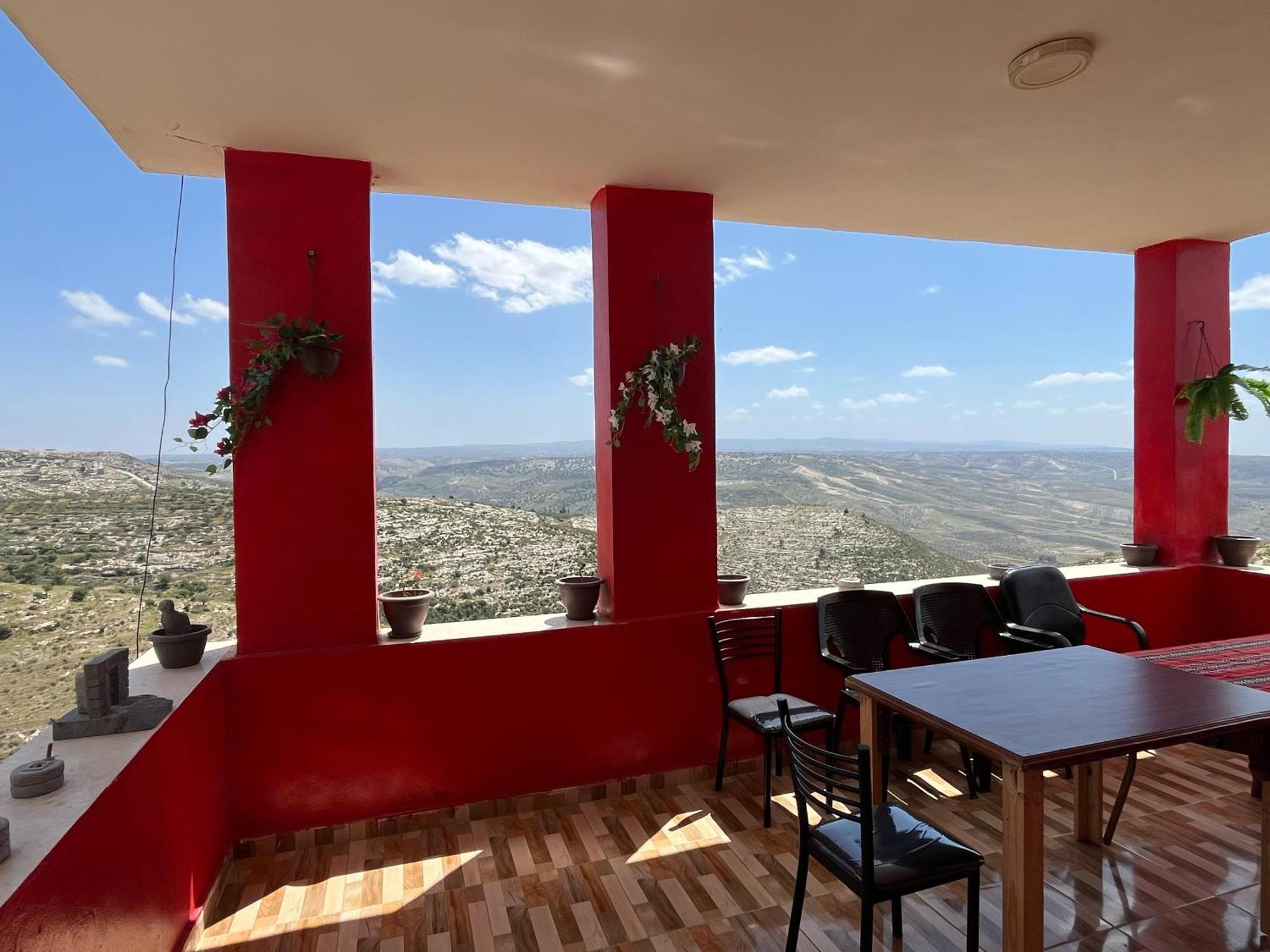 Al-Bustan House& Umm Qais Apartment Umm Qays ภายนอก รูปภาพ